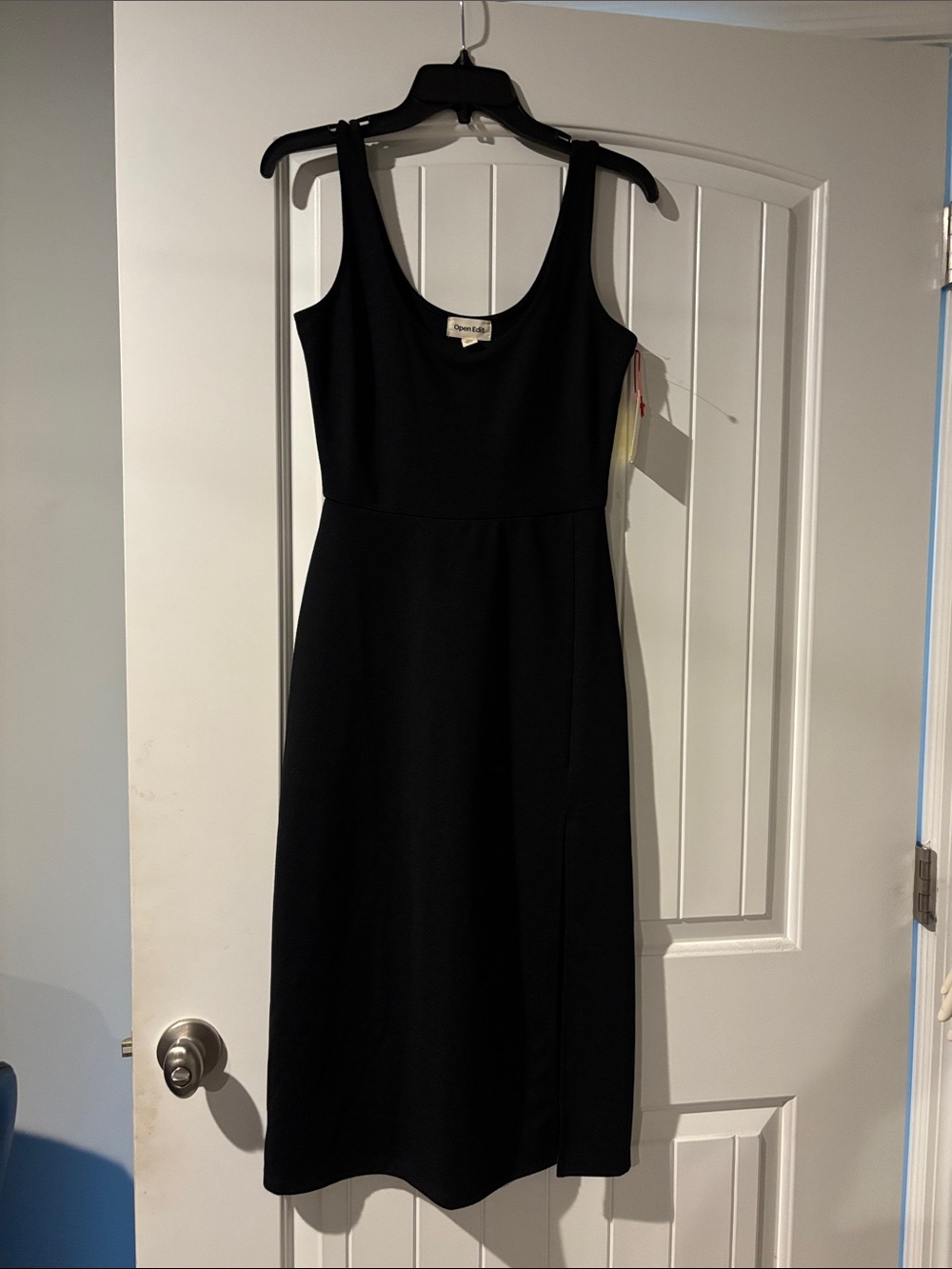 Classic Black Scoop-Neck Midi Dress - Brand: